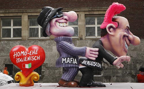 Carnevale in Germania. Anche all’estero ridono dell’Italia. Le foto