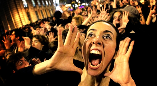 Doloroso ritratto dell’indignazione contro l’egocentrica indifferenza