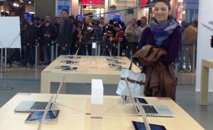 Un waka-waka all’amatriciana battezza l’Apple Store di Porta di Roma