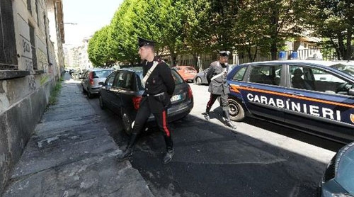 Uccide vicino di casa a colpi di pistola. Arrestato