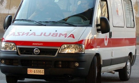 Si uccide a 16 anni gettandosi da un palazzo. Lascia messaggio su IPad