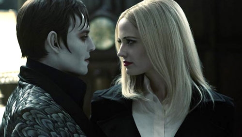 “Dark Shadows”: vampiri in gran forma. Recensione. Trailer