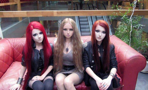 Valeria Lukyanova. Scoppia l’inquietante moda della barbie russa a colpi di bisturi?