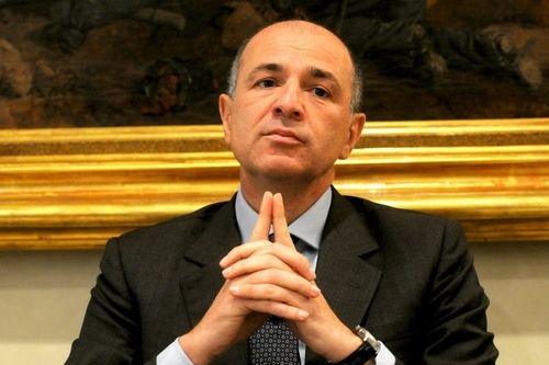 Passera. A rischio tenuta economica e sociale del Paese