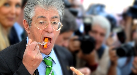Bossi divorato dallo stesso sistema politico che diceva di combattere