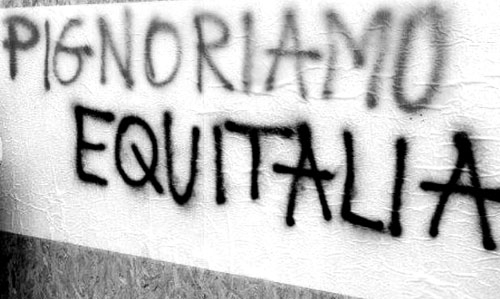 Crisi.  Occupata sede Equitalia a Mestre. Attivisti murano la porta