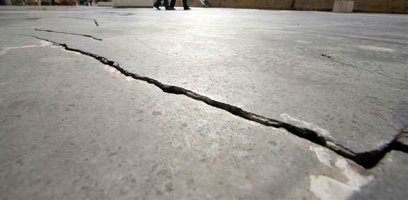 Dopo il sisma annullare la parata del 2 giugno e dare i soldi ai terremotati