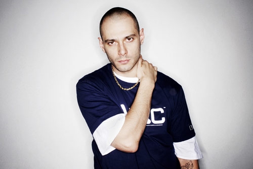 Fabri Fibra, il rapper più in voga del belpaese. IL VIDEO