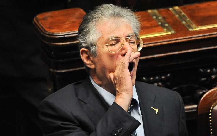 Lega Nord. Per Bossi non è successo nulla. Si ricandida alla segreteria, come i vecchi notabili democristiani