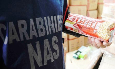 Nas sequestrano 150 tonnellate di alimenti irregolari. 70 attività chiuse