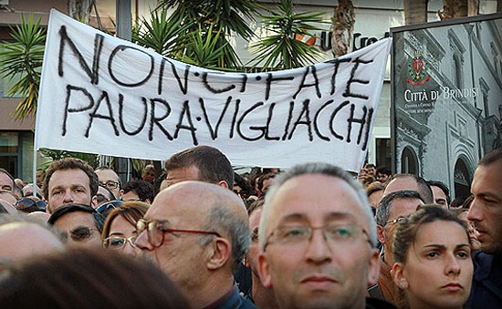 Attentato Brindisi. La toccante lettera di uno studente. Per non dimenticare Melissa