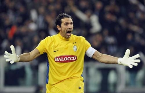 Calcio. Serie A: Buffon ferma la sua Juve. Milan a un punto