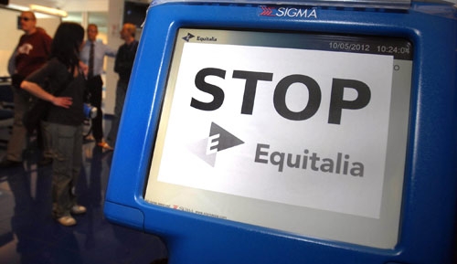 Equitalia. Molotov contro sede a Livorno