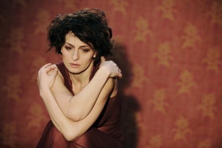 “Solo Anna”.  “Non togliermi neppure una ruga. Le ho pagate”:  Lidia Vitale é la Magnani. Recensione