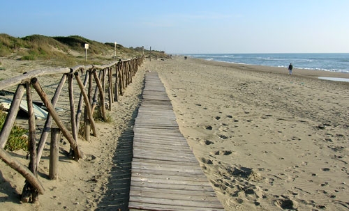 Inchiesta.  “Via le mani dalle spiagge libere”. L’INTERVISTA VIDEO