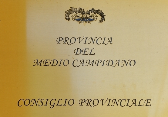 La Sardegna abolisce quattro province. Ma i partiti scalpitano: hanno bisogno della greppia pubblica