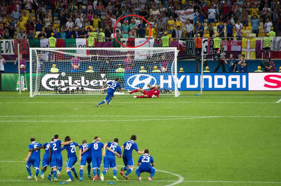 Euro 2012. Tifoso inglese nudo per distrarre Diamanti ai rigori. LA FOTO