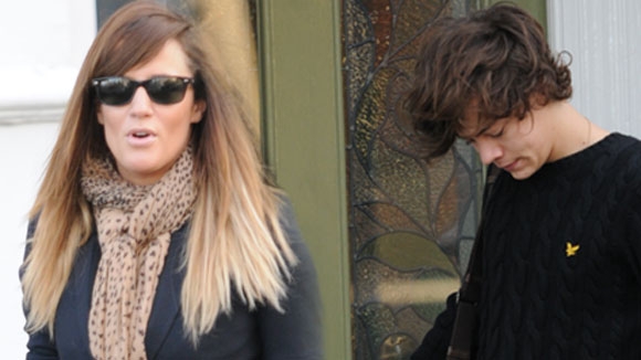 One direction. Harry Styles e le donne più grandi. Video