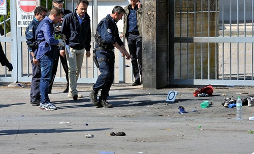 Bomba Brindisi. Spunta un probabile sospetto. Forse la svolta delle indagini