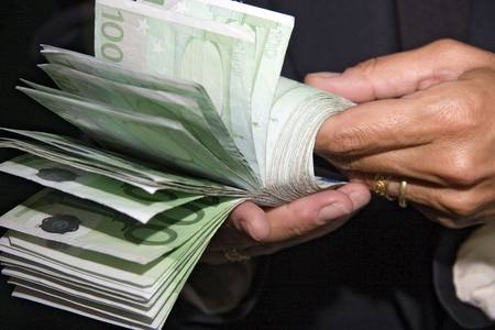 Evasione. Falso indigente dichiara zero e occulta 2 milioni e mezzo di euro
