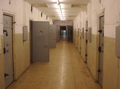 Carcere. Detenuto rischia la vita, a causa dei  problemi mentali