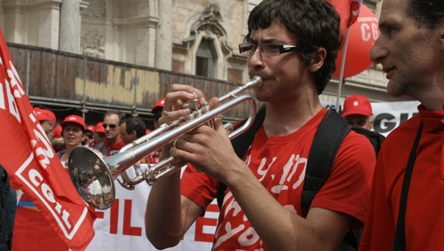 Manifestazione. Cgil, Cisl, Uil. Migliaia in piazza contro un governo sordo