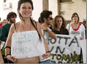 Bersani pensa alle alleanze. Monti, imperterrito, continua a tagliare