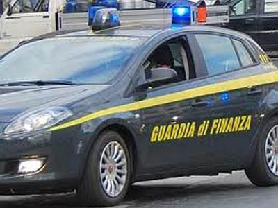 Ufficialmente cieca passeggiava tranquillamente in paese. Denunciata