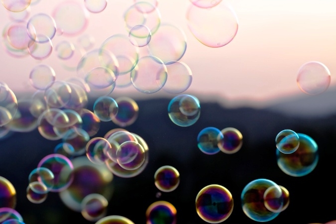 Bolle di sapone pericolose. Sequestrate a La Spezia 35mila confezioni