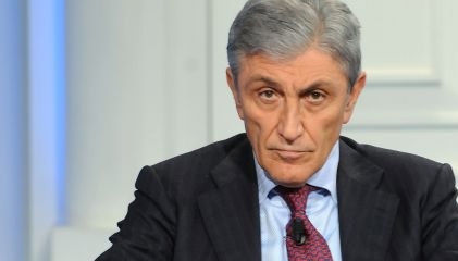 Bassolino ricoverato per sospetta emorragia. E’ grave