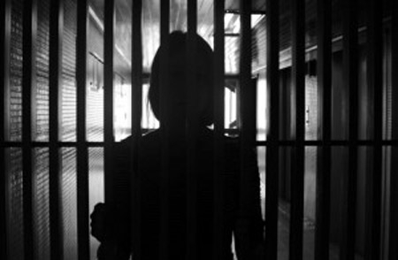 Carceri. Detenuta italiana tenta il suicidio. Salvata in extremis