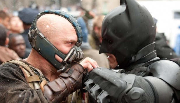 Usa. Sparatoria alla prima di Batman. 14 morti. Preso il killer, ha 24 anni