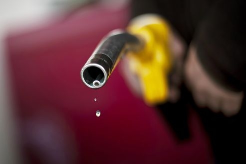 Benzina. Se facciamo come la Francia risparmiamo 131 milioni di euro