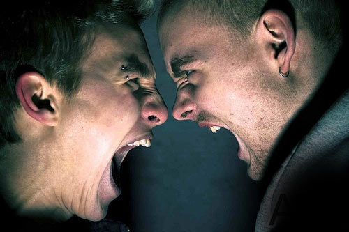 La politica della volgarità,  teatrino dell’indecenza