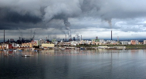 Ilva. Si bonifica senza chiudere gli impianti. I tumori aumentati del 107%