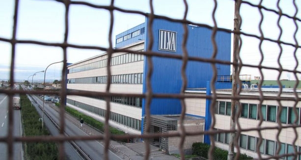 Vertice Ilva Taranto. La piazza applaude il giudice, fischiati Clini e Vendola