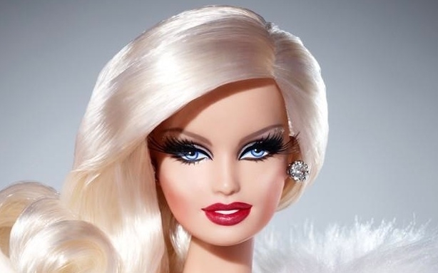 Usa. Arriva la Barbie modello travestito, come una Drag Queen