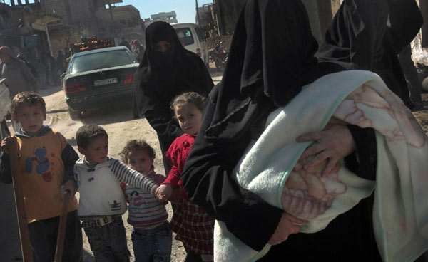 Siria. Ondata di profughi. Fuggono in 150mila secondo l’Onu