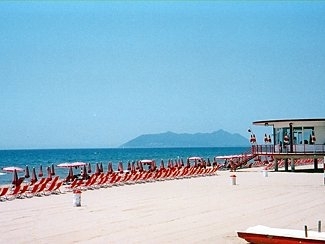 Terracina. Panico in spiaggia. Freddato boss della camorra