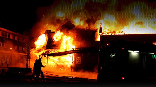 Licenziato incendia il capannone agricolo dove lavorava e poi si costituisce