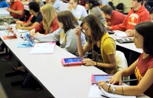 Scuola. Sperimentazione libri di testo su tablet