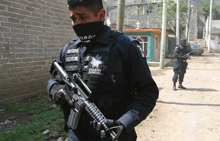 Messico. Arrestato sicario di appena 16 anni. Confessa 50 omicidi