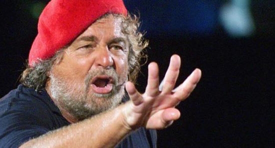 Il movimento 5 stelle scricchiola. Gli epurati all’Agcom contro Grillo