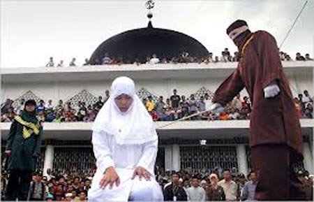 Afghanistan, 100 frustate a una 16enne per una “relazione illecita”