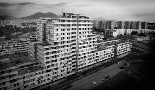 Camorra. A Scampia freddato con tre colpi fratello boss Abete