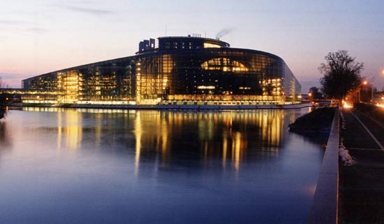 Rafforzare la politica estera europea priorità per Strasburgo