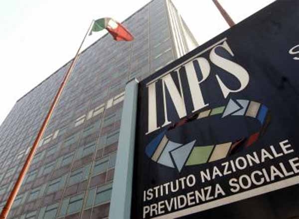 Pensioni. L’Inps vuole la restituzione della 14ma. Il governo tace