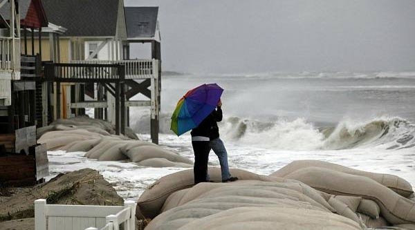Usa. New York si prepara alla’arrivo dell’uragano Sandy. Evacuate 375mila persone