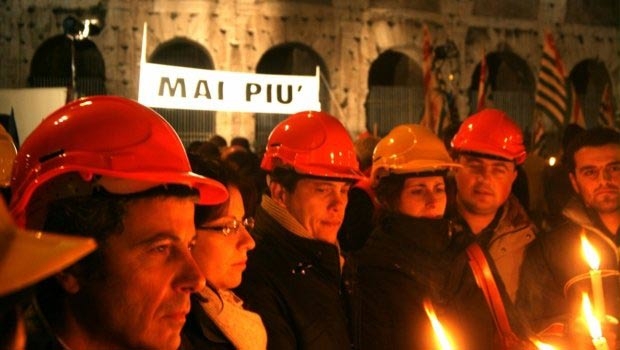 Ilva muore un operaio. I lavoratori non sono carne da macello