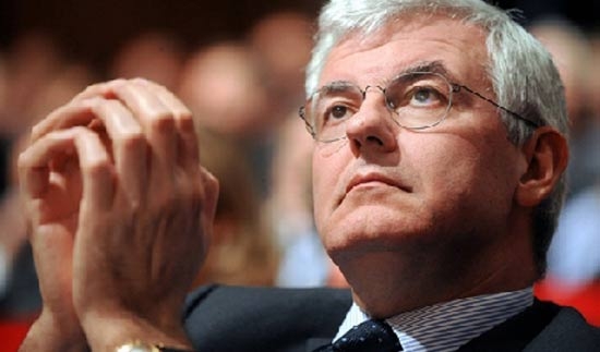 Profumo attacca, ma i sindacati non accettano lezioni da chi è rinviato a giudizio